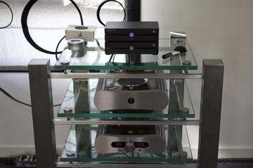 Welder Design meuble hifi haut de gamme : designer, luxe, inox, carbone, verre, led, plantine vinyle, aluminium, ensemble haute fidélité, sound system