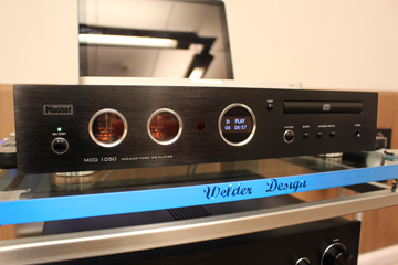 Welder Design meuble hifi haut de gamme : designer, luxe, inox, carbone, verre, led, plantine vinyle, aluminium, ensemble haute fidélité, sound system