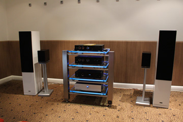 Welder Design meuble hifi haut de gamme : designer, luxe, inox, carbone, verre, led, plantine vinyle, aluminium, ensemble haute fidélité, sound system