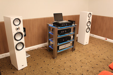 Welder Design meuble hifi haut de gamme : designer, luxe, inox, carbone, verre, led, plantine vinyle, aluminium, ensemble haute fidélité, sound system