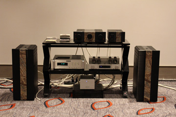 Welder Design meuble hifi haut de gamme : designer, luxe, inox, carbone, verre, led, plantine vinyle, aluminium, ensemble haute fidélité, sound system