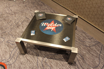 Welder Design meuble hifi haut de gamme : designer, luxe, inox, carbone, verre, led, plantine vinyle, aluminium, ensemble haute fidélité, sound system