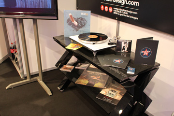 Welder Design meuble hifi haut de gamme : designer, luxe, inox, carbone, verre, led, plantine vinyle, aluminium, ensemble haute fidélité, sound system