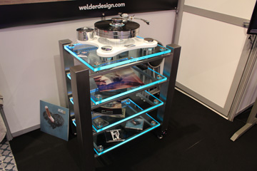 Welder Design meuble hifi haut de gamme : designer, luxe, inox, carbone, verre, led, plantine vinyle, aluminium, ensemble haute fidélité, sound system