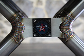 Welder Design meuble hifi haut de gamme : designer, luxe, inox, carbone, verre, led, plantine vinyle, aluminium, ensemble haute fidélité, sound system